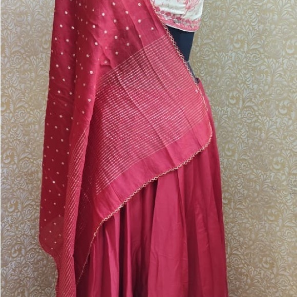 Red and cream chaniya choli - Picture 5 of 6